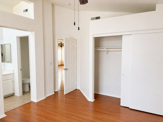 Building Photo - 753 Cardona Ave