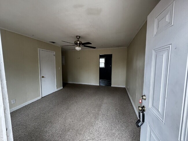 Foto del edificio - Apartment for Rent