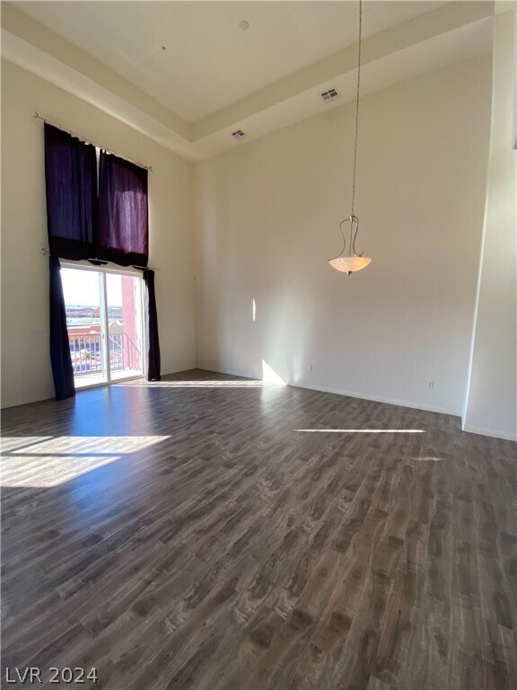 Building Photo - 20 E Serene Ave