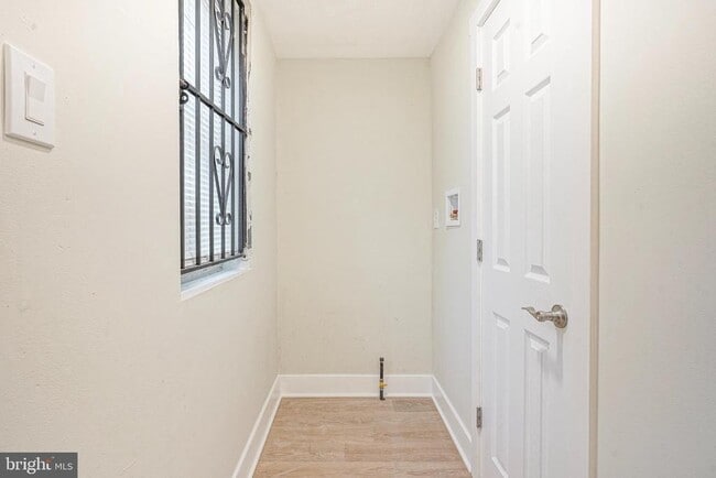 Foto del edificio - 3040 N Water St