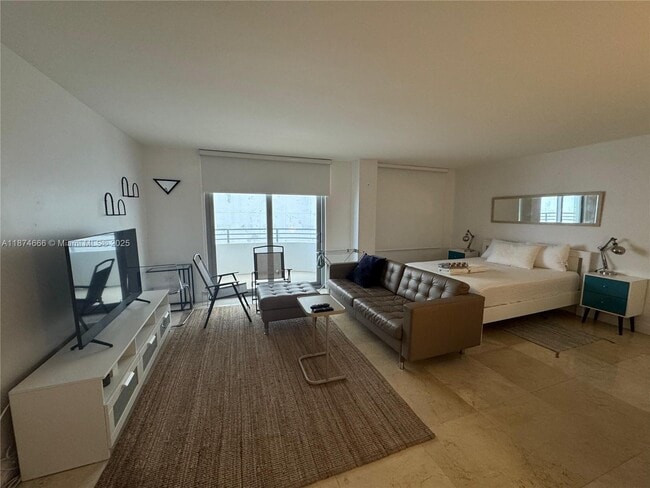 Foto del edificio - 5555 Collins Ave
