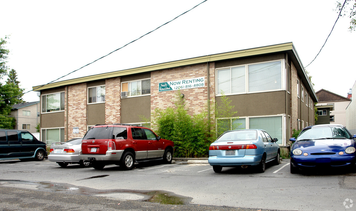 Building Photo - Parkwood Apartments