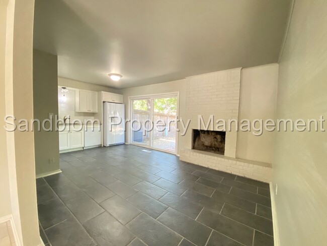 Foto del edificio - FOR LEASE | Midtown | 3 Bed, 2 Bath Duplex...