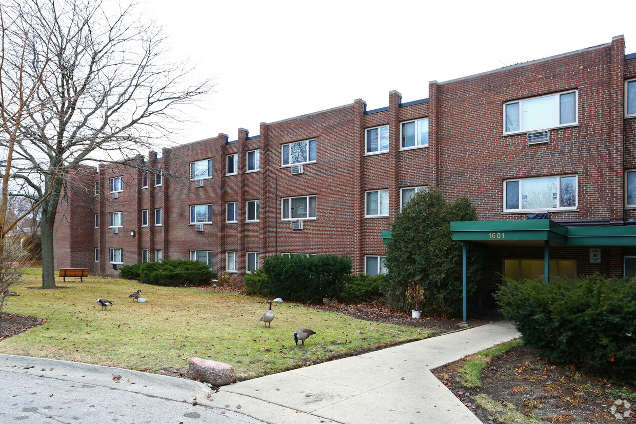 Building Photo - Niles Terrace Apartments