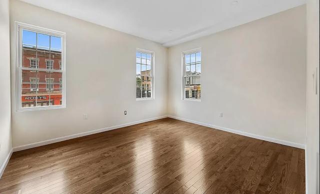 Foto principal - 2 bedroom in Long Island City NY 11105