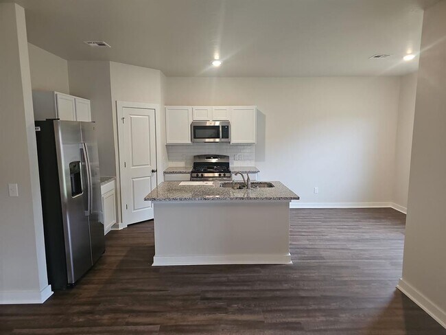 Building Photo - 812 Stella Trl