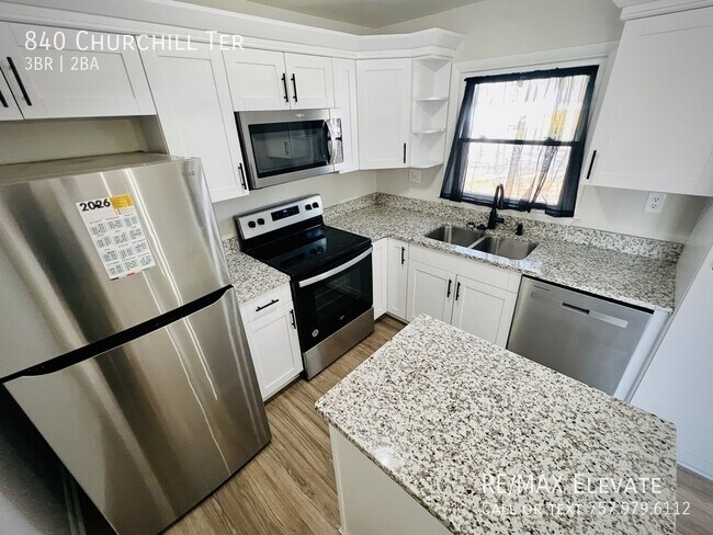 Foto del edificio - 840 Churchill Terrace