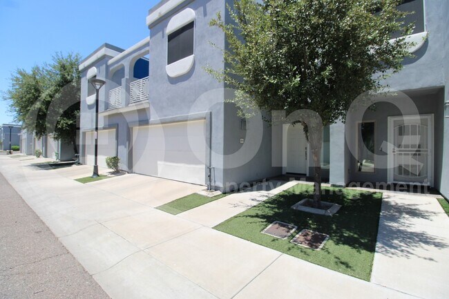 Building Photo - 1816 West Vermont Ave