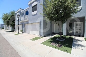 Building Photo - 1816 West Vermont Ave