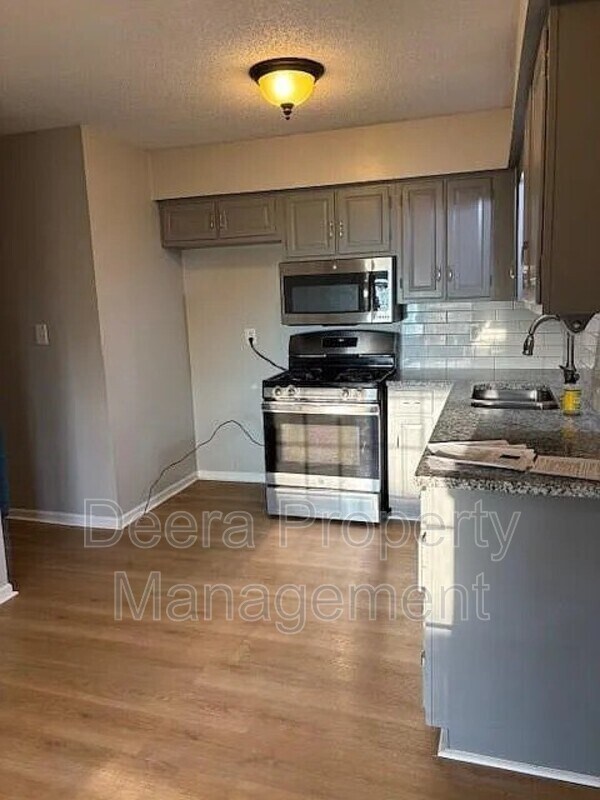 Foto del edificio - 9616 Hadley Dr