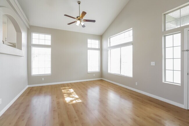 Foto del edificio - 8828 Dove Cove Dr