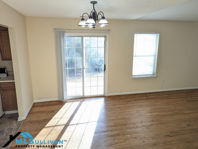 Building Photo - 5015 Silhouette Dr