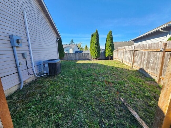 Building Photo - 19420 Valley View Dr