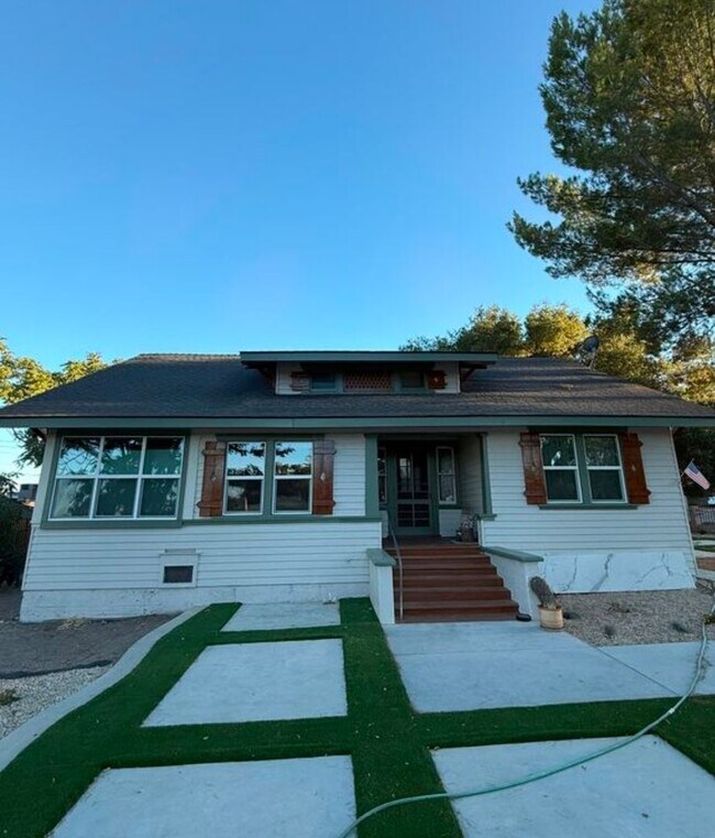 Foto del edificio - 444 Oak St