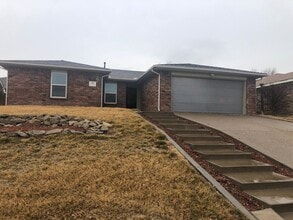 Building Photo - 8 Windy Meadow Ln