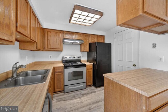 Foto del edificio - 6903 Sandra Marie Cir