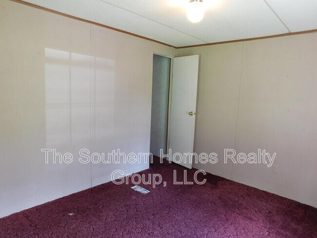 Building Photo - 511 Co Rd 267