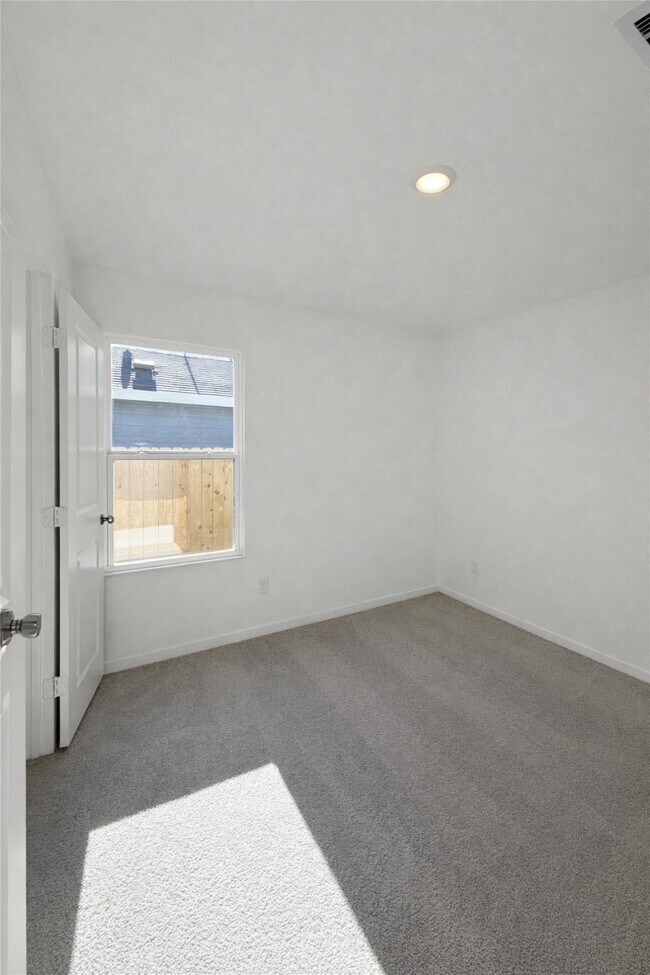 Building Photo - 15679 Plum Brk Dr