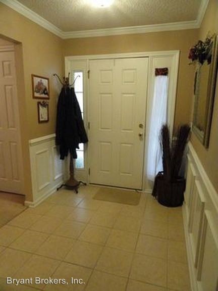 Foto del edificio - 3 br, 2 bath House - 8 Old Farm Rd