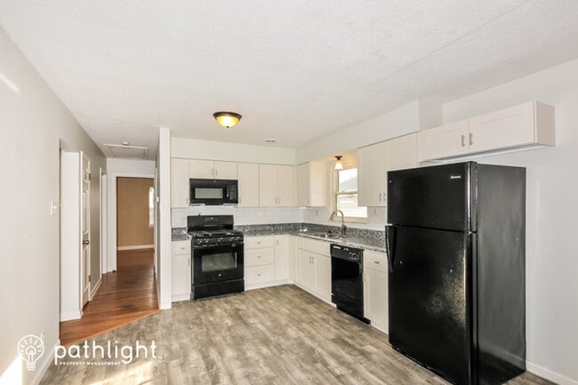 Building Photo - 640 Clover Lane, St. Louis, MO, 63126