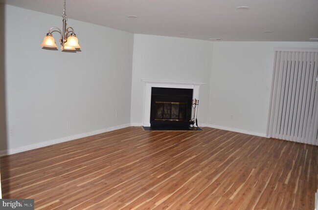 Foto del edificio - 1304 Stockett Square