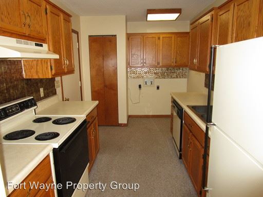 Building Photo - 403 N Elm St