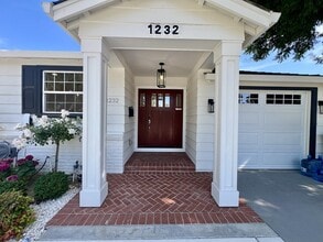 Building Photo - 1232 Malone Rd