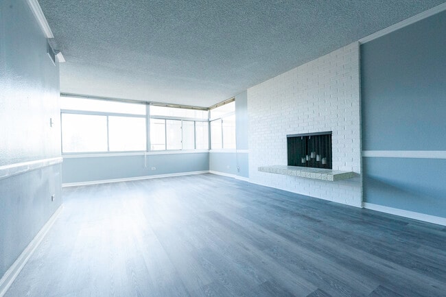 Photo - 1313 N Williams St Apartment