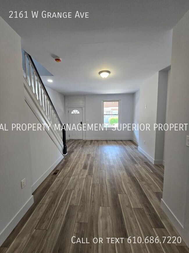 Building Photo - 2161 W Grange Ave