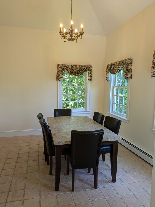 Building Photo - 134 Mountain Rd