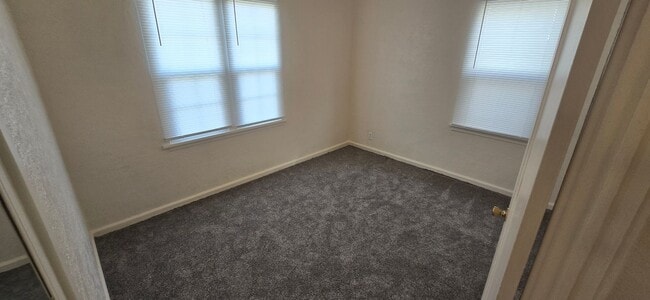 Foto del edificio - 2518 Applegate Ave