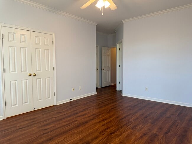 Building Photo - 104 Sunflower Pl