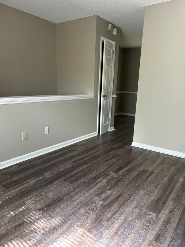 Building Photo - 420-422 Sioux Trail