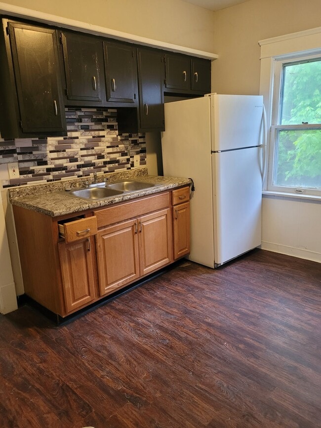 Photo - 506 E 140th St Apartment