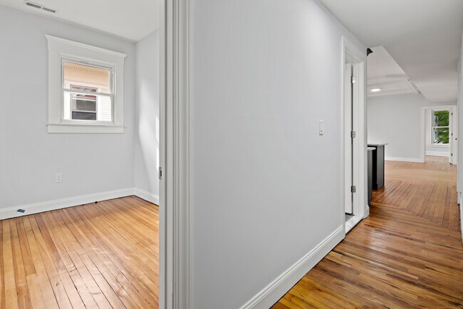 Building Photo - 318 Willow St