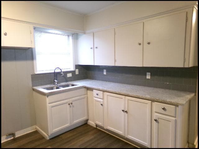 Building Photo - 7018 Fairfield Dr