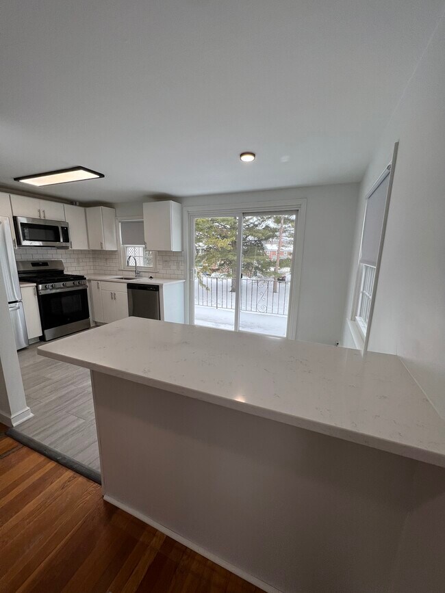 Foto del edificio - 36 Hill Rd