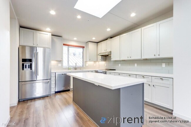 Building Photo - 2 br, 2.5 bath Townhome - 101 Jewell St, S...