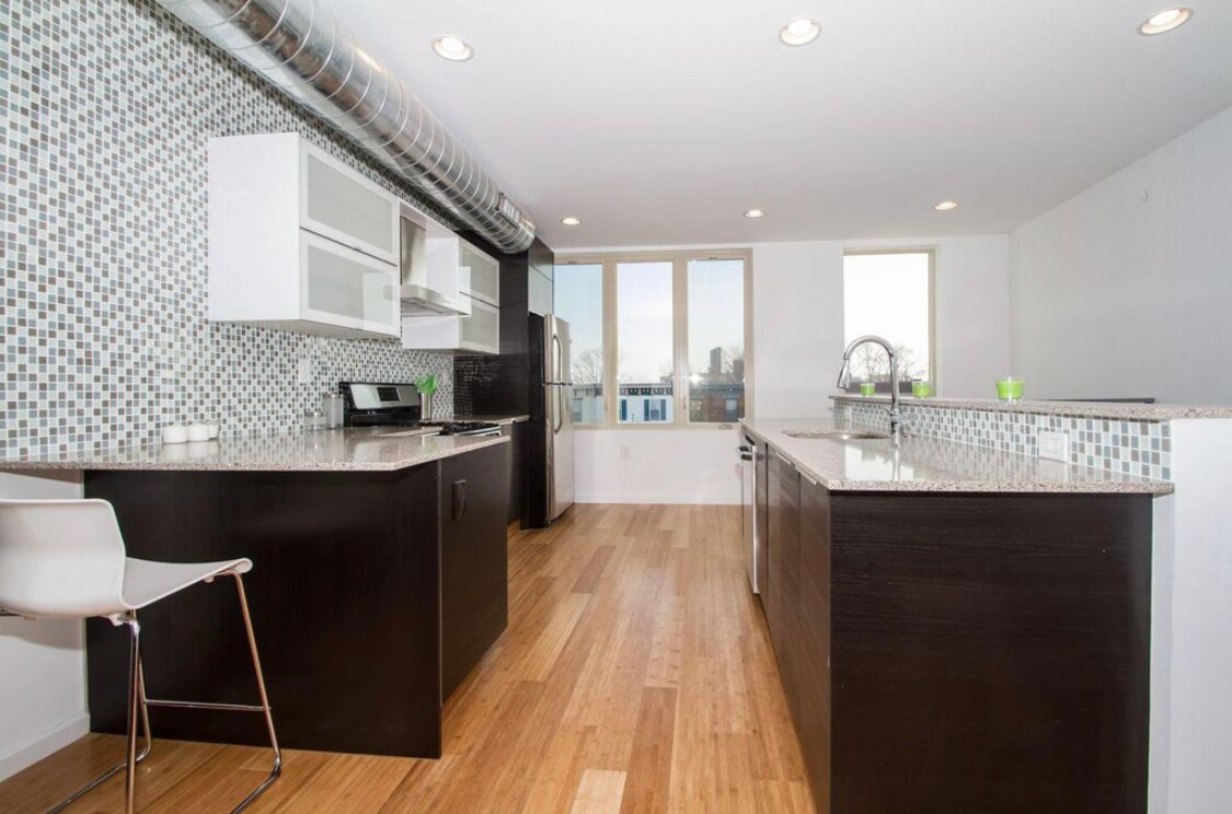 Foto principal - 457 E Girard Ave
