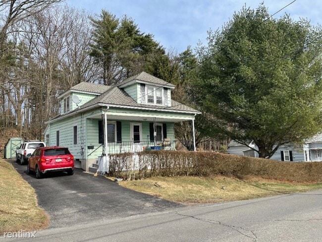 Building Photo - 3 br, 1.5 bath House - 54 Davenport St