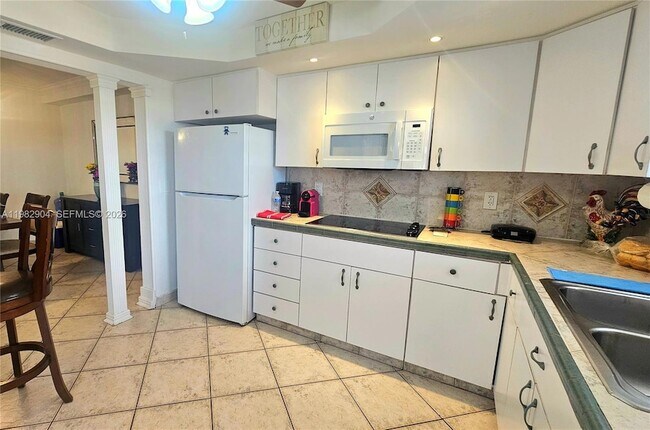 Foto del edificio - 180 NE 12th Ave