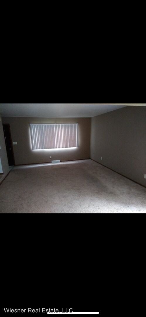 Foto del edificio - 5243 W Edgerton Ave