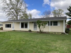 Building Photo - 810 IL-121