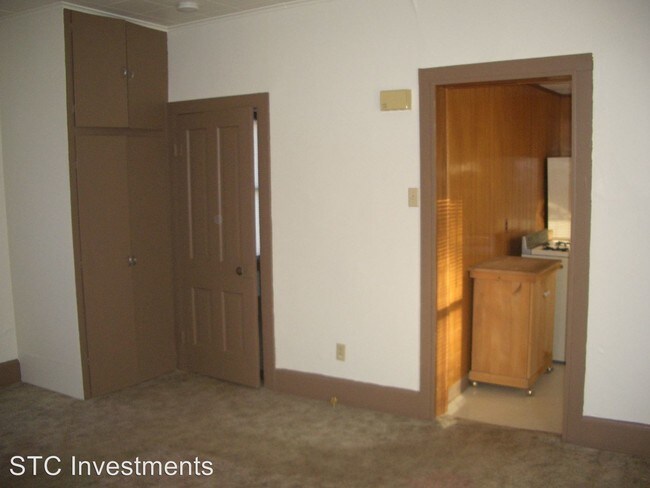 Building Photo - 1 br, 1 bath House - 303 S. Dudley