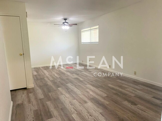 Foto del edificio - Second Floor 1 Bedroom at Palm Springs Villas