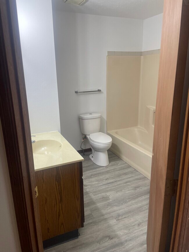 Foto del edificio - 4105 Applewood Ln