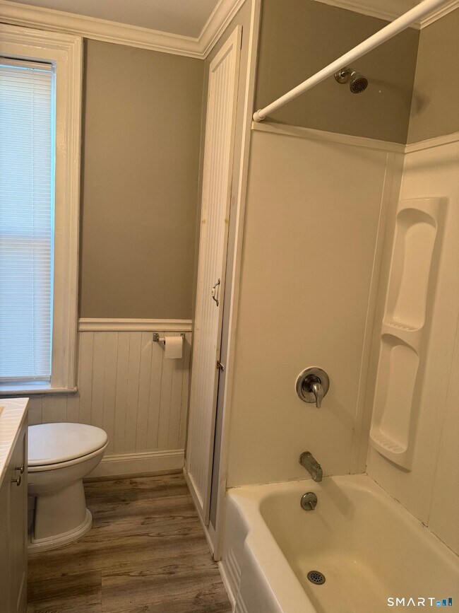 Building Photo - 24 Wilkinson St