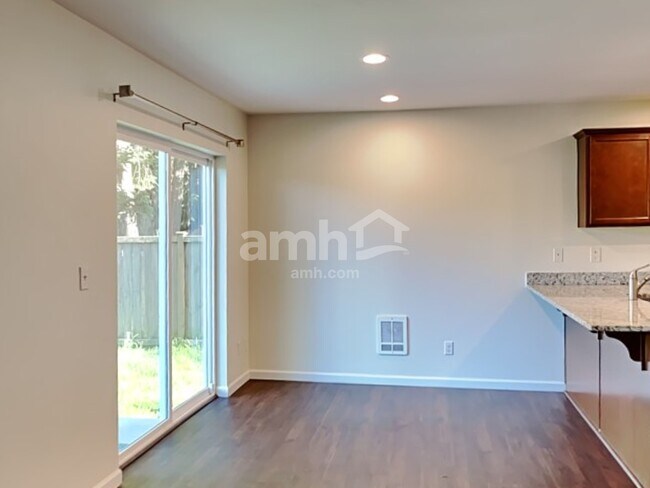 Foto del edificio - 16703 25th Ave Ct E