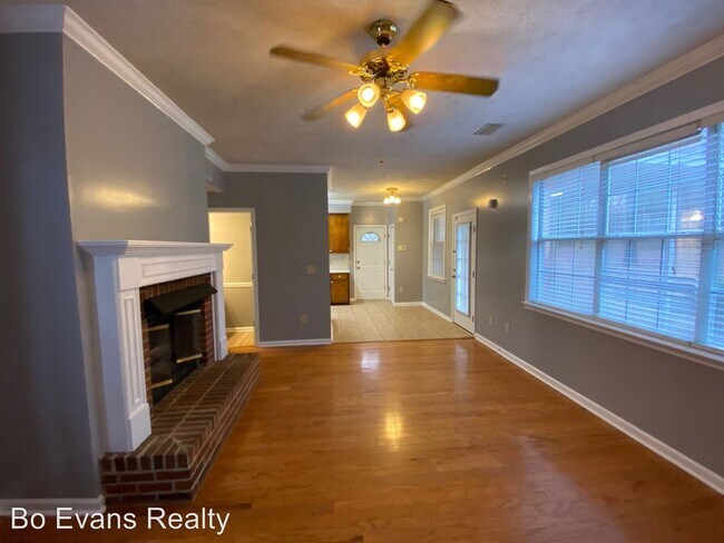 Building Photo - 3 br, 3 bath House - 189 Laurel Hill Dr