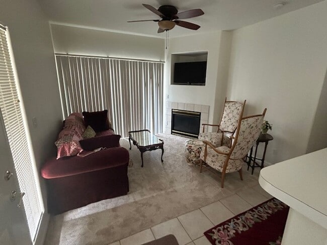 Building Photo - Great Littleton Condominium with Garage